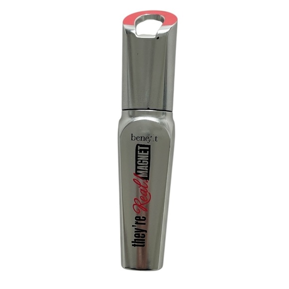 Benefit Mini Cosmetics They're Real! Magnet Extreme Lengthening Mascara - Black - Picture 2 of 8